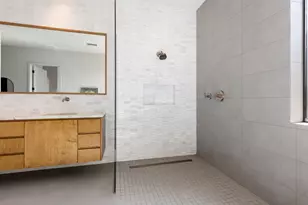 1110 Grovewood Ln, Houston, TX 77008 - Photo 32