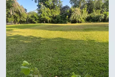 1421 W Lobitt Street, Alvin, TX 77511 - Photo 1