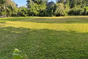 1421 W Lobitt St, Alvin, TX 77511 - Photo 1