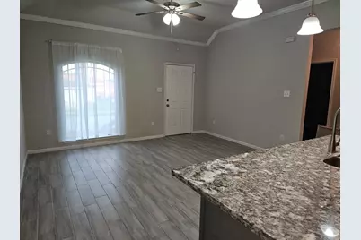 4801 Wenda Street #B, Houston, TX 77033 - Photo 6