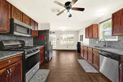 3431 Princeton Point Court, Houston, TX 77047 - Photo 8