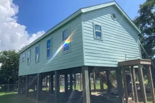 2821 N Sonny Ln, Galveston, TX 77554 - Photo 2