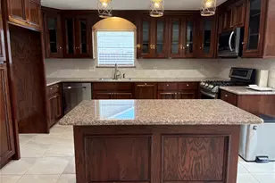 207 Parliament Dr, Houston, TX 77034 - Photo 2