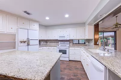 10850 Kirktown Drive, Houston, TX 77089 - Photo 2