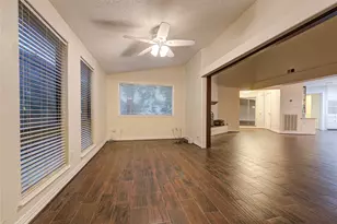 10850 Kirktown Dr, Houston, TX 77089 - Photo 8