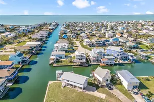 22128 Yoakum Dr, Galveston, TX 77554 - Photo 42