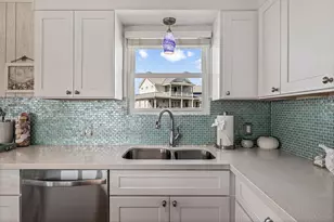 22128 Yoakum Dr, Galveston, TX 77554 - Photo 12