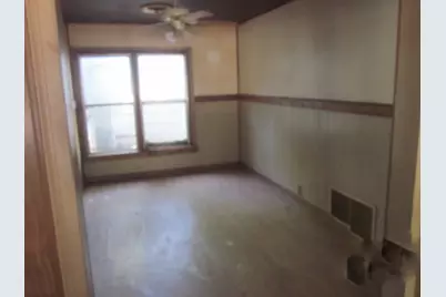 401 Avenue F SE, Childress, TX 79201 - Photo 8