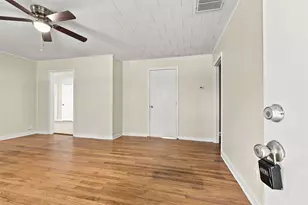 1914 Oaklawn Dr, La Marque, TX 77568 - Photo 8