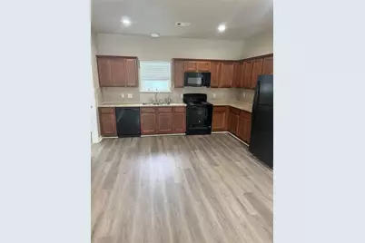 312-2 N Ormsby Street #314, Alvin, TX 77511 - Photo 2