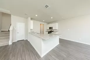 2549 Hawks Eye Dr, Conroe, TX 77301 - Photo 2