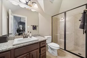 10 Windsor Ct, Houston, TX 77055 - Photo 32