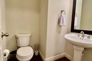 3255 Maxroy St, Houston, TX 77008 - Photo 14