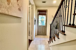 3255 Maxroy St, Houston, TX 77008 - Photo 6