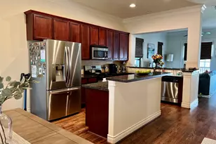 3255 Maxroy St, Houston, TX 77008 - Photo 12