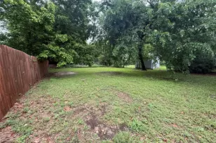 617 N Trinity St, Gilmer, TX 75644 - Photo 14