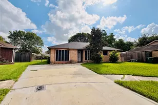 12211 Wessex Dr, Houston, TX 77089 - Photo 2