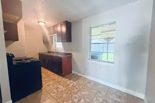 12211 Wessex Dr, Houston, TX 77089 - Photo 10