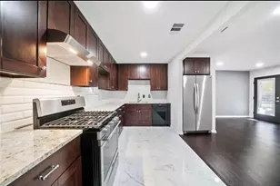 6526 Westview Dr, Houston, TX 77055 - Photo 2