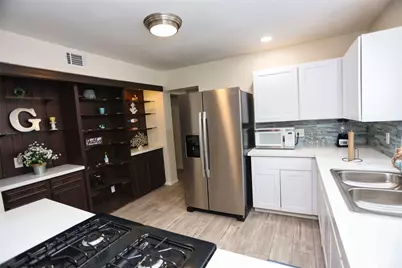 3309 Bernardo De Galvez, Galveston, TX 77550 - Photo 8