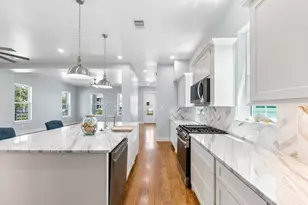 13 Caravelle Ct, Galveston, TX 77554 - Photo 6