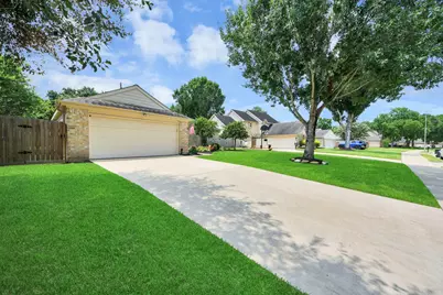 614 7th Street, Sugar Land, TX 77498 - Photo 2