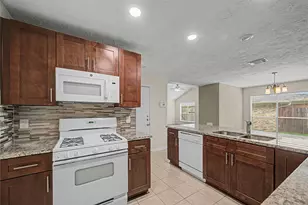 16355 La Luna Dr, Houston, TX 77083 - Photo 16
