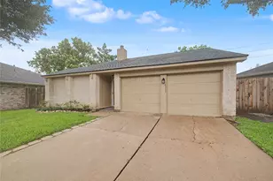 16355 La Luna Dr, Houston, TX 77083 - Photo 2