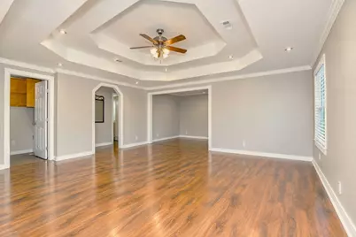 207 Smith Street, Clute, TX 77531 - Photo 4