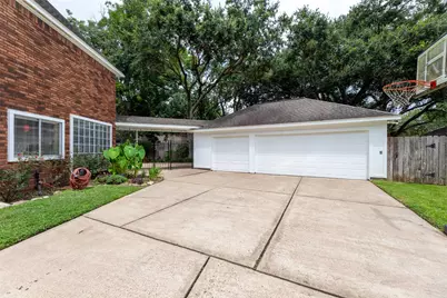 14 Sterling Court, Sugar Land, TX 77479 - Photo 2