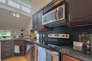182 April Point Dr N, Conroe, TX 77356 - Photo 6