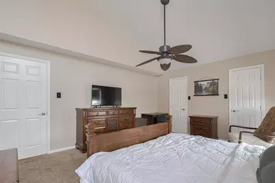 182 April Point Drive N, Conroe, TX 77356 - Photo 8