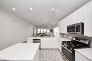 10915 W Fall Fern Circle, Houston, TX 77044 - Photo 16