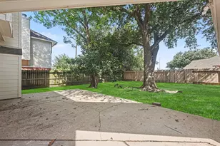 2218 Laurel Oaks Dr, Houston, TX 77014 - Photo 22