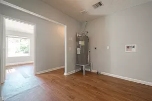 4810 Carmen St, Houston, TX 77033 - Photo 8