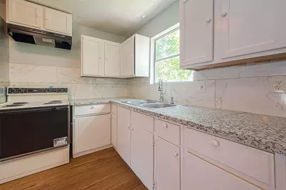 4810 Carmen Street, Houston, TX 77033 - Photo 12