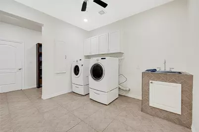 404 Moss Street, Houston, TX 77009 - Photo 32