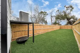 3912 Woolworth St, Houston, TX 77026 - Photo 4