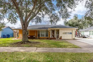 204 S Mattson St, West Columbia, TX 77486 - Photo 1