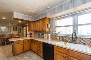 204 S Mattson St, West Columbia, TX 77486 - Photo 10