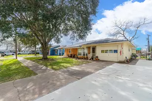 204 S Mattson St, West Columbia, TX 77486 - Photo 2