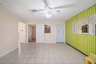 5639 Overdale Street, Houston, TX 77033 - Photo 10