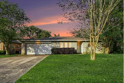 16923 Blackhawk Boulevard, Friendswood, TX 77546 - Photo 4