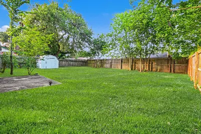 16923 Blackhawk Boulevard, Friendswood, TX 77546 - Photo 18