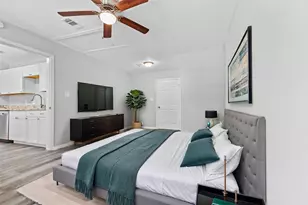 4838 Van Fleet St, Houston, TX 77033 - Photo 14
