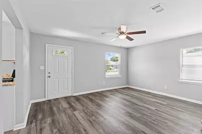 4838 Van Fleet Street, Houston, TX 77033 - Photo 4