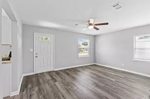 4838 Van Fleet St, Houston, TX 77033 - Photo 4