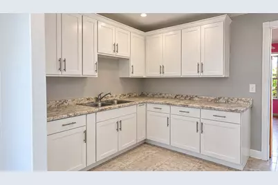 720 N Avenue B, Freeport, TX 77541 - Photo 28