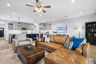 2337 N Austin Avenue #B, Pearland, TX 77581 - Photo 2
