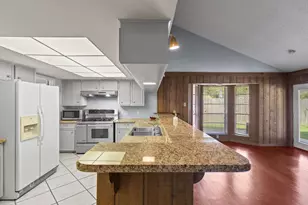 1916 W Sunset Dr, Orange, TX 77630 - Photo 12